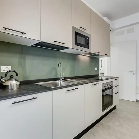 Bdc - Mariposa 3bdr In San Giovanni * Roma