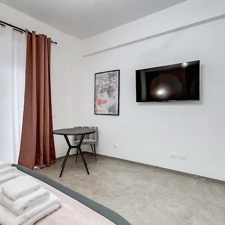Bdc - Mariposa 3bdr In San Giovanni Rome