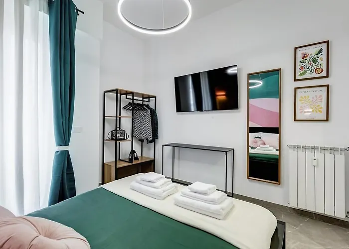 Bdc - Mariposa 3bdr In San Giovanni Rome