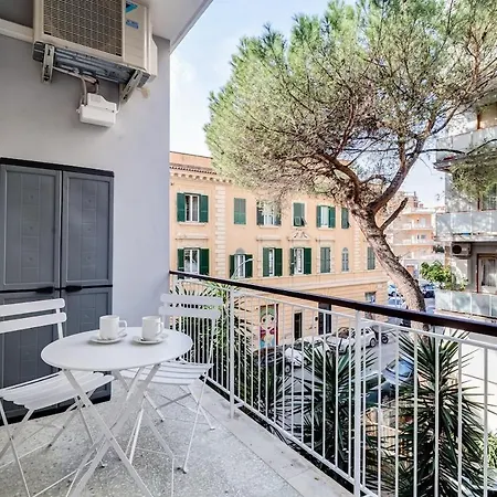 Bdc - Mariposa 3bdr In San Giovanni Apartman Róma